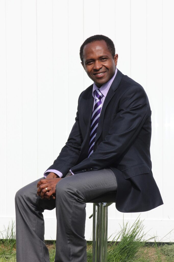 g894166d6c2c1017fa91bdda39747f9817f598f24527a3ac10688d9d5bd70880c88807a745eed86e16bbfeb423e7df0768b6ea23e72bf29afcd5698179b9aca4a 1280 1436663 african american, black models, african businessman, business people, fashion, african american people, african, canada, african canadian, black man, regina, saskatchewan, nigeria, nigerian, igbo, igbo man